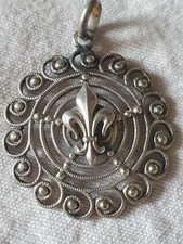 pendentif fleur de lys