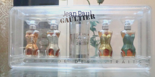 Coffret parade des - la, corsets