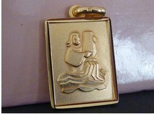 Beau pendentif médaille