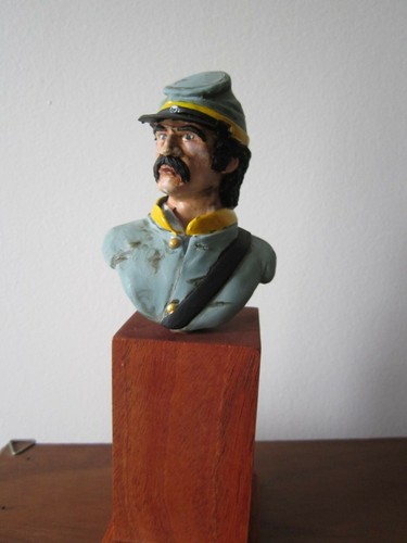 Figurine buste 10 - /,