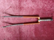 Fourche 138mm  en acier pour