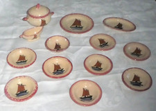 Ancienne dinette de poupée en