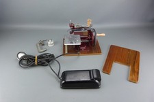 Petite machine à coudre