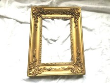 CADRE EN BOIS DORE PERIODE