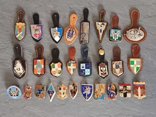 Lot insigne pucelle - , divers