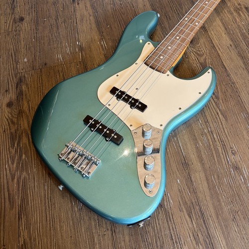 Guitare basse électrique