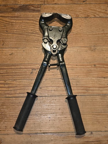 Pince coupe sabot griffe - , objet