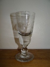 Beau Verre à Absinthe Gravé