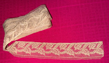 Dentelle ancienne tulle brodé