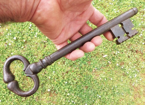 267mm ancienne grande clé - grande,