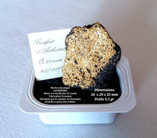 Roche volcanique dorée à la feuille d'or 22 carats fabriquée en Auvergne FRANCE