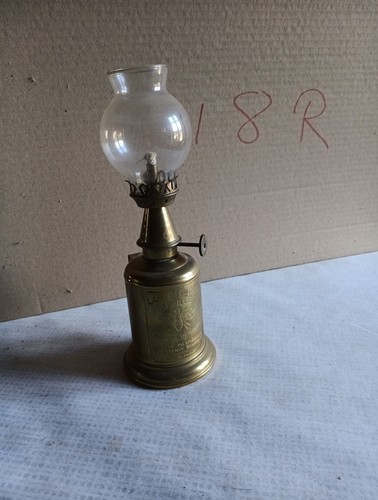 Ancienne lampe pétrole - lampe,