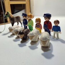 Lot 11 Figurines Playmobil