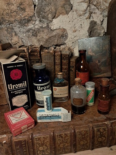 Lot flacons pharmacie anciens