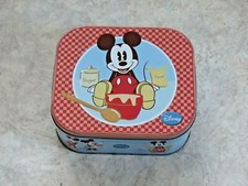 Boite en métal de biscuits