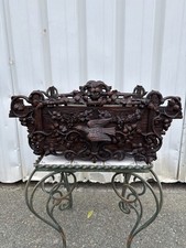 Jardinière ancienne Forêt-Noire bois sculpté oiseau + bac zinc (pied manquant)