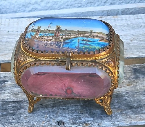 Jolie boite ancienne - , À