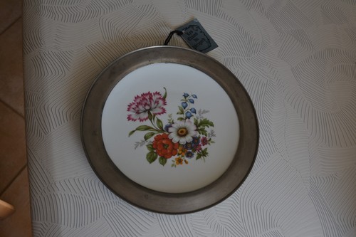 Assiette murale décorative - , en