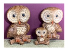 VINTAGE ADORABEL "FAMILY OF OWLS"  HARD FOAM HANGING PLAQUES
