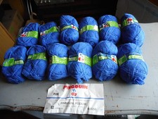 lot 12 pelotes de laine 50g