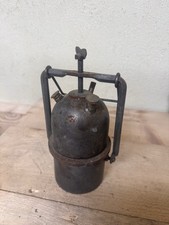 Lampe à carbure ancienne sous