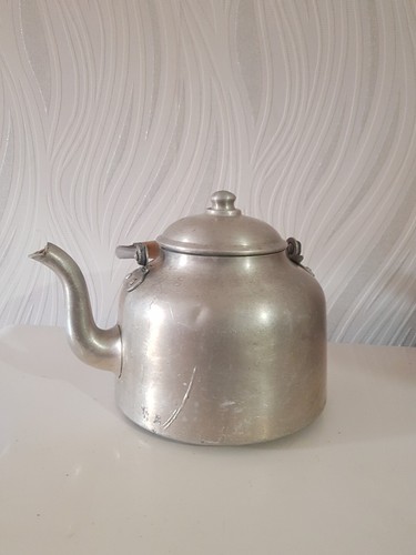 Bouilloire ancienne - , en