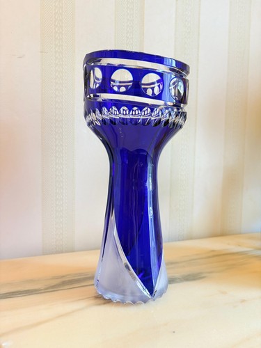 Vase cristal taillé bleu - taillé,