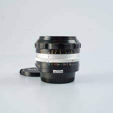 Très Bon Objectif Nikon