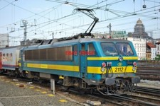 PHOTO  BELGIAN RAILWAYS -  VIEW 4 SNCB/NMBS   CLASS 21 NO 2112  ENTERING BRUSSEL