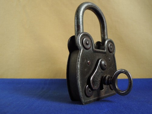 Ancien cadenas acier - ancien,