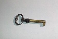 Jolie clé de Meuble, porte