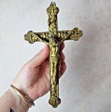 Crucifix Ancien Doré –