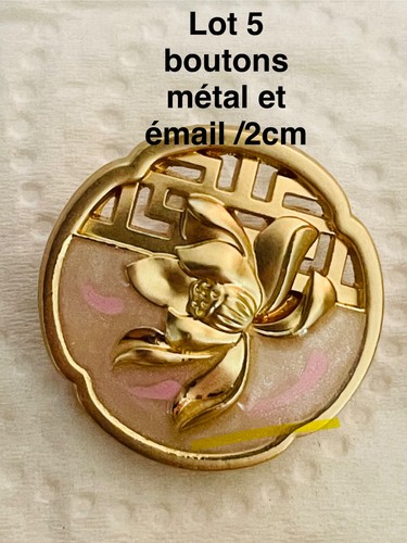 Bouton metal dore avec email - bouton,