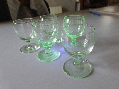 Lot petit verre anciens - 5,