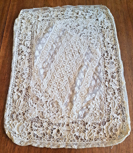 Linge ancien pochette à - :,