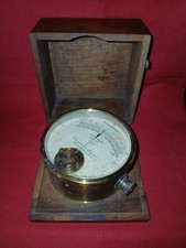 Ancien Appareil De Mesure