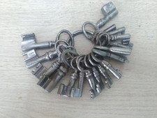 ANCIENNES CLEFS DE COFFRETS