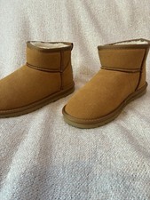 UGG Ultra Mini Classic Beige