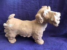 Ancienne statue de fox terrier