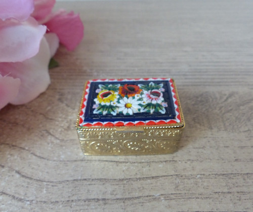 Boîte miniature dorée