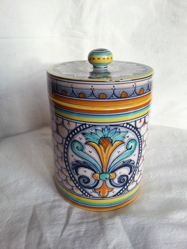 Beau pot couvert - , en