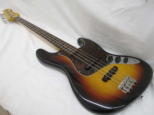 Guitare basse électrique