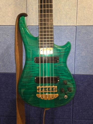 Alembic essence emerald - essence,
