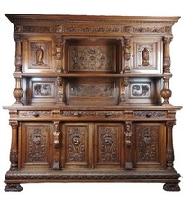 Buffet Renaissance en noyer