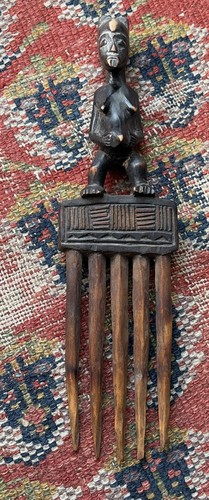 Peigne anthropomorphe bois - en,