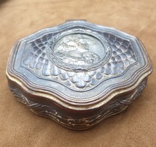 Boîte à bijoux Régule doré & médaillon profil femme au renard Art Nouveau XIXe