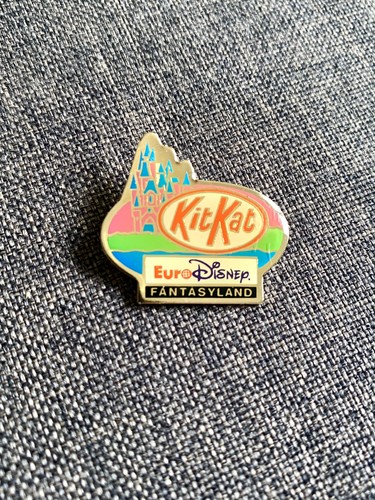 Pin kit kat - kit, eurodisney