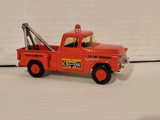 Matchbox 1955 Chevrolet 3100 Champion Towing Fred's Service Tow Truck 1:43 loose