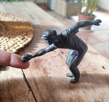 Belle Statuette en Régule Joueur de Pétanque Patine Verte XXéme Siècles 