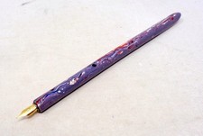 Joli porte-plume ancien en Galalithe